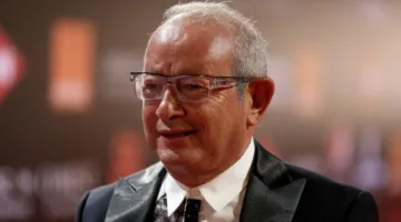 نجيب ساويرس يحقق عودته إلى قائمة أغنى 500 ملياردير عالمياً