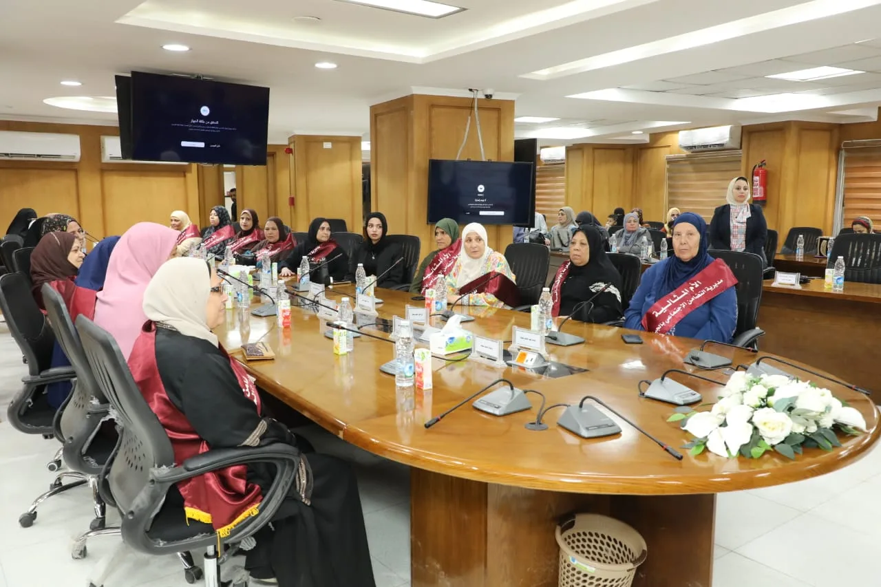 أمثلة ملهمة للنضال والتفاني.. محافظ الجيزة يكرم الأمهات المتميزات في المحافظة