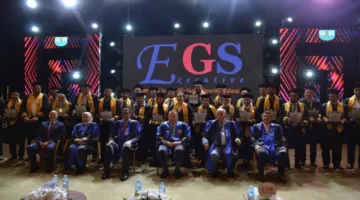 رئيس جامعة الإسكندرية يشارك في حفل تخرج دفعة جديدة من طلاب الماجستير المهني