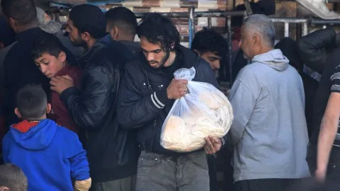 استشهاد أب لست بنات أثناء سعيه لتأمين الغذاء لعائلته في جنوب قطاع غزة