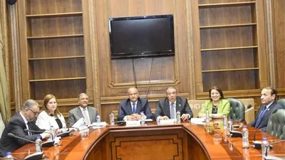 السفير سامح أبو العينين يجتمع مع “لجنة الخارجية بمجلس الشيوخ” لبحث نتائج المنتدى الاقتصادي لمصر والولايات المتحدة الأمريكية.