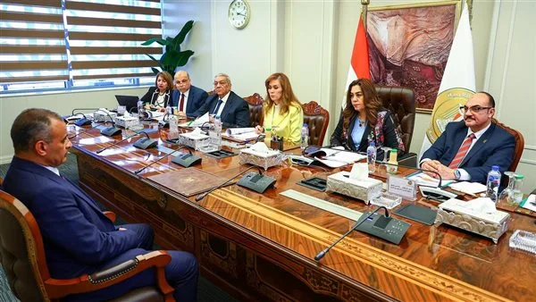 وزيرة التنمية المحلية: لجنة اختيار المرشحين للمناصب القيادية تنهي المقابلات الشخصية لـ100 متقدم. وزيرة التنمية المحلية: لجنة اختيار المرشحين للمناصب القيادية تنهي المقابلات الشخصية لـ100 متقدم.