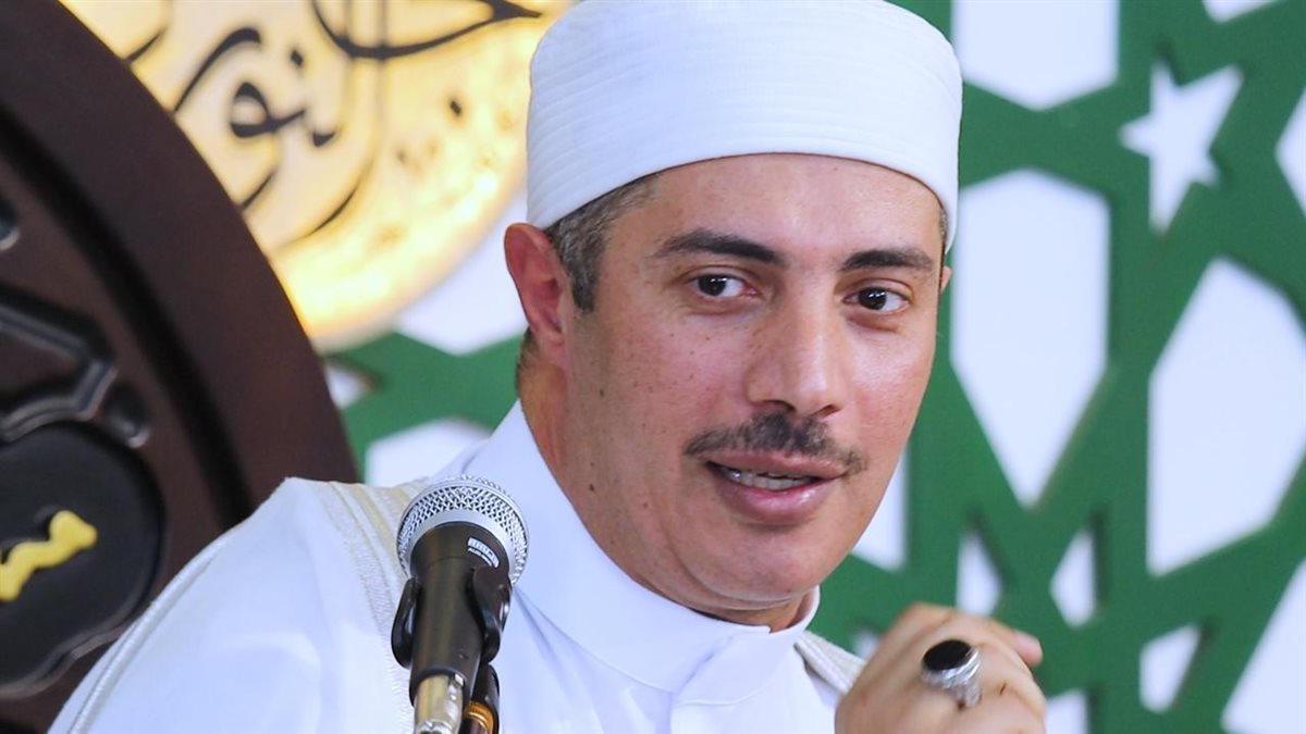 الداعية جابر بغدادي خلال مشاركته بمجالس النور بالحسين 