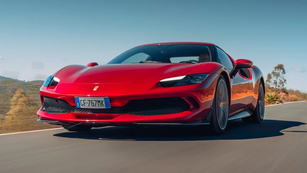 لعشاق السرعة: ما الذي يميز فيراري GTB 296 وما هو سعرها؟