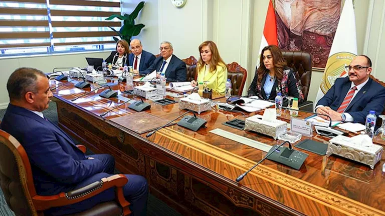 نقدم تفاصيل اجتماعات لجنة التنمية المحلية مع المتقدمين للوظائف