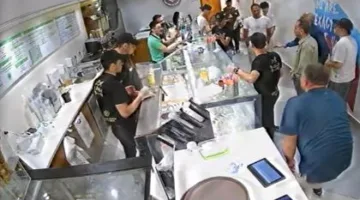 القصة الكاملة لتهديد موظف في مطعم مشهور بمدينة نصر
