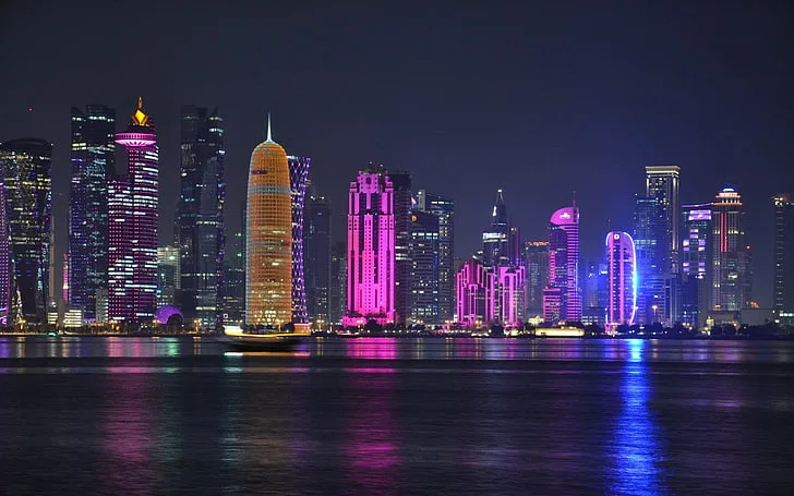طقس حار خلال النهار وتحذيرات من عواصف رياح قوية على الساحل والبحر