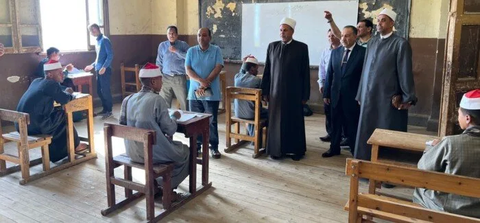 محافظ أسيوط يواصل متابعة امتحانات الثانوية الأزهرية في معهد فؤاد الأول الأزهري محافظ أسيوط يواصل متابعة امتحانات الثانوية الأزهرية في معهد فؤاد الأول الأزهري