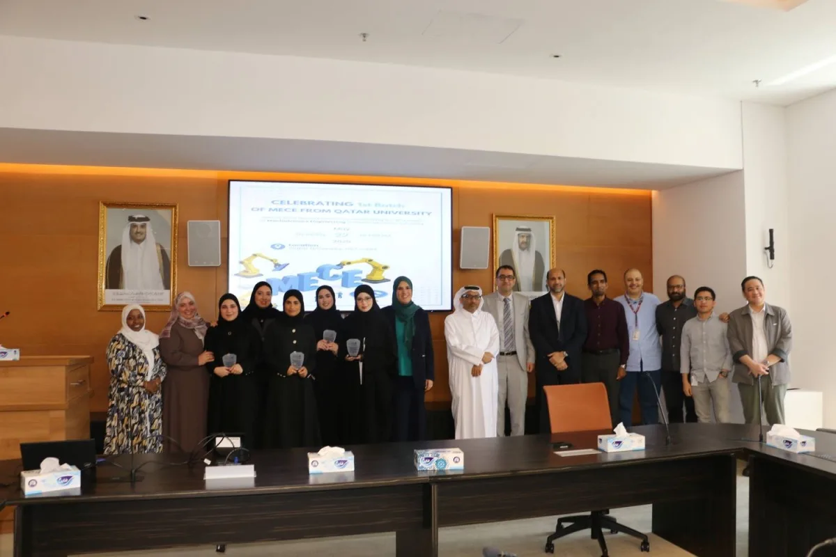 إنجاز متميز.. كلية الهندسة في جامعة قطر تحتفي بأول 5 خريجات من تخصص “هندسة الميكاترونيات” إنجاز متميز.. كلية الهندسة في جامعة قطر تحتفي بأول 5 خريجات من تخصص “هندسة الميكاترونيات”