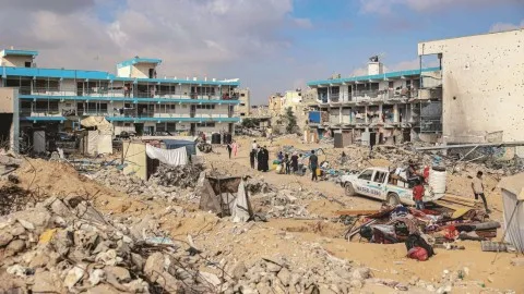 الغارديان: “إسرائيل” قامت بتحديد مدارس تأوي اللاجئين في غزة كأهداف للقصف. الغارديان: “إسرائيل” قامت بتحديد مدارس تأوي اللاجئين في غزة كأهداف للقصف.