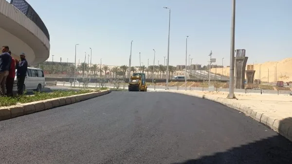 رصف وتطوير الطريق الذي يربط المنصورية بالإسكندرية الصحراوي أسفل الدائري في كفر غطاطي
