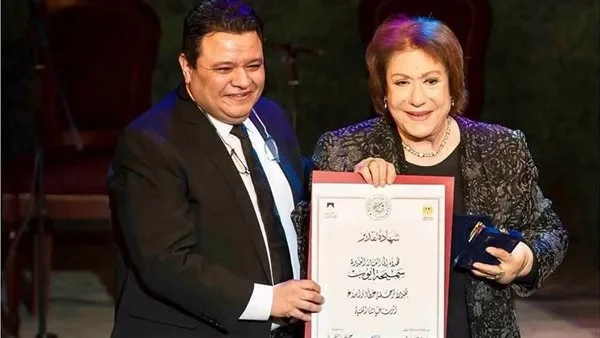خالد جلال يعبر عن حزنه لوفاة الفنانة سميحة أيوب: اليوم تُنكَّس إعلام الفن والإبداع. خالد جلال يعبر عن حزنه لوفاة الفنانة سميحة أيوب: اليوم تُنكَّس إعلام الفن والإبداع.