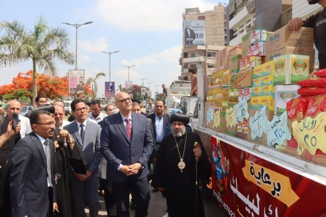 محافظ القليوبية ورئيس جامعة بنها يزوران منافذ “خير مزارعنا لأهلنا” بمناسبة عيد الأضحى المبارك محافظ القليوبية ورئيس جامعة بنها يزوران منافذ “خير مزارعنا لأهلنا” بمناسبة عيد الأضحى المبارك