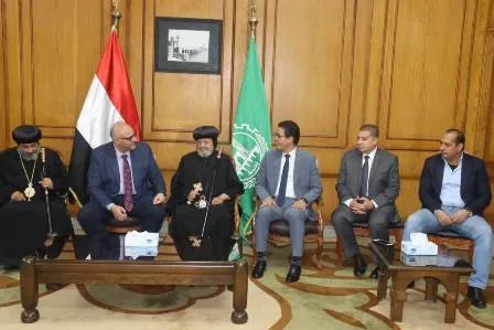 محافظ القليوبية يرحب بوفد من الكنيسة لتهنئتهم بعيد الأضحى المبارك محافظ القليوبية يرحب بوفد من الكنيسة لتهنئتهم بعيد الأضحى المبارك