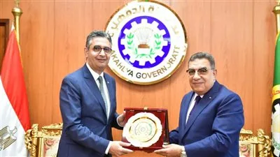 محافظ الدقهلية يرحب بوزير التموين خلال بداية زيارته لمجموعة من المشاريع في المحافظة محافظ الدقهلية يرحب بوزير التموين خلال بداية زيارته لمجموعة من المشاريع في المحافظة