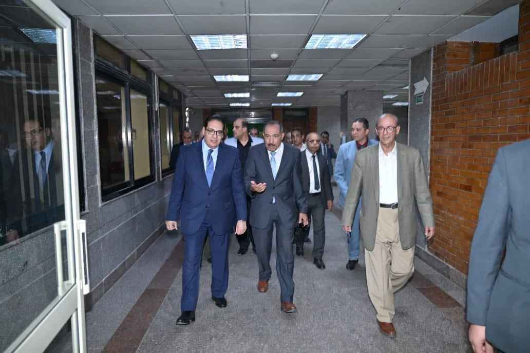 استعدادات جامعة القاهرة لاستقبال مكتب تنسيق القبول للجامعات والمعاهد في وقت مبكر استعدادات جامعة القاهرة لاستقبال مكتب تنسيق القبول للجامعات والمعاهد في وقت مبكر