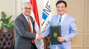 بتكلفة 20 مليون دولار.. الهيئة الاقتصادية لقناة السويس تعلن توقيع عقد مشروع «كومفلى هونج كونج» الصينية لإنتاج حقائب السفر