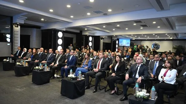الاستثمار والتمويل: معايير صارمة وضوابط مرنة في المبادرة الجديدة لدعم الصادرات الاستثمار والتمويل: معايير صارمة وضوابط مرنة في المبادرة الجديدة لدعم الصادرات