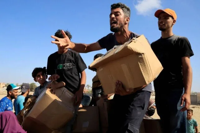 المساعدات أصبحت كارثة.. جيش الاحتلال يقر بجرمهم في رفح المساعدات أصبحت كارثة.. جيش الاحتلال يقر بجرمهم في رفح
