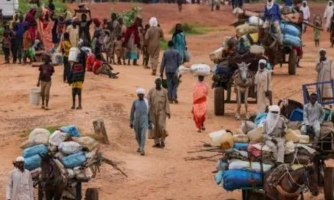 أربعة ملايين شخص هاجروا من السودان منذ بداية النزاع أربعة ملايين شخص هاجروا من السودان منذ بداية النزاع