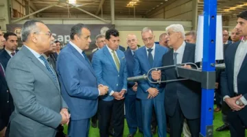 عشب صناعي لملاعب مراكز الشباب يتصدر جدول أعمال وزيري الإنتاج الحربي والرياضة خلال زيارتهما لـ ‘كابتكس’
