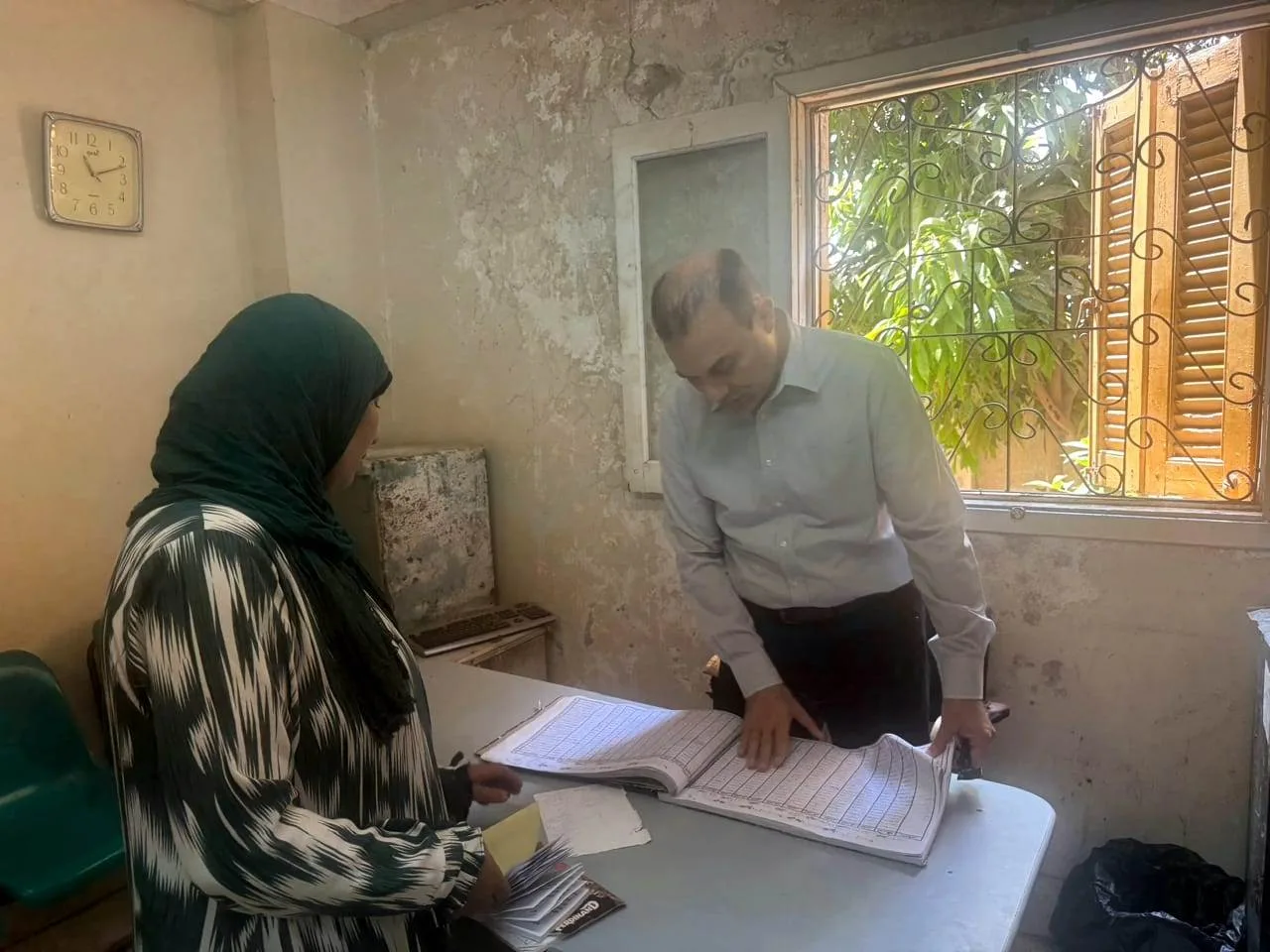 إحالة مجموعة من موظفي وحدة طب الأسرة بقرية أرمانيا للتحقيق بسبب تغيبهم عن العمل إحالة مجموعة من موظفي وحدة طب الأسرة بقرية أرمانيا للتحقيق بسبب تغيبهم عن العمل