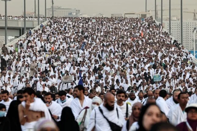 إلى زوار النبي العزيز: نصائح لتفادي ضربات الشمس والإجهاد الحراري أثناء الحج إلى زوار النبي العزيز: نصائح لتفادي ضربات الشمس والإجهاد الحراري أثناء الحج