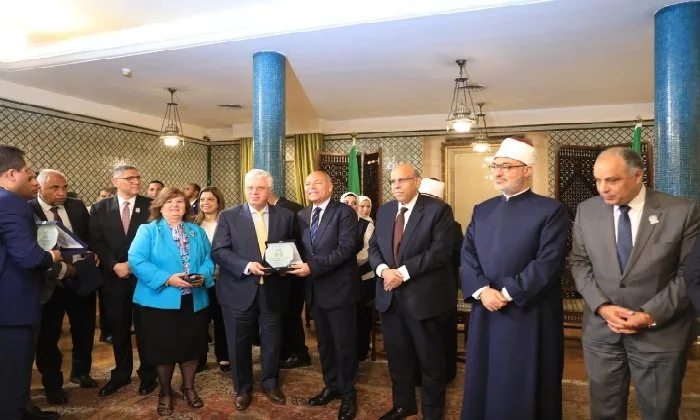 محافظ القاهرة يشارك في افتتاح اليوم الأول من المؤتمر الدولي الثالث حول المناخ والبيئة محافظ القاهرة يشارك في افتتاح اليوم الأول من المؤتمر الدولي الثالث حول المناخ والبيئة