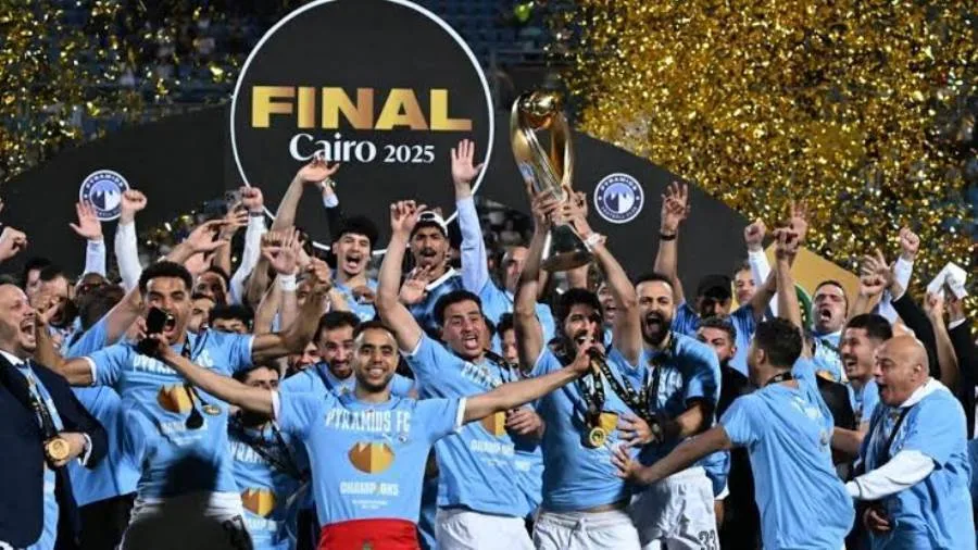 المدير الفني لبيراميدز يجهز فريقه لمواجهة الزمالك