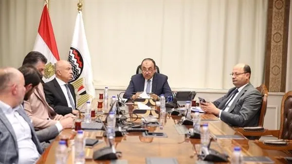 وزير قطاع الأعمال يستعرض فرص الشراكة الاستراتيجية مع شركة “باور إنترناشيونال” القطرية وزير قطاع الأعمال يستعرض فرص الشراكة الاستراتيجية مع شركة “باور إنترناشيونال” القطرية