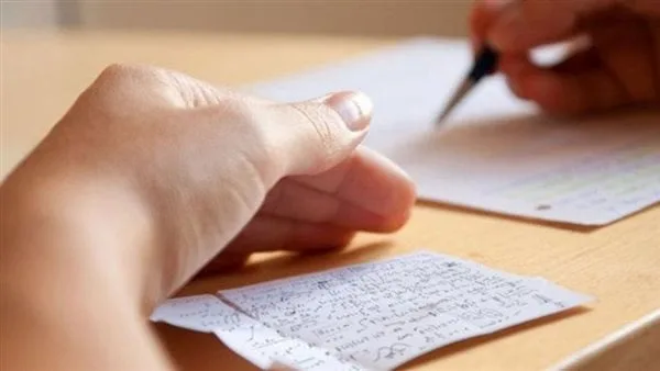 إحباط 14 حالة غش واستبعاد رئيس اللجنة في امتحانات الشهادة الإعدادية بأسوان إحباط 14 حالة غش واستبعاد رئيس اللجنة في امتحانات الشهادة الإعدادية بأسوان