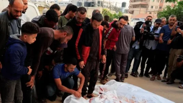 ضحايا الجوع: استشهاد 27 فلسطينيًا وإصابة 161 خلال مراكز توزيع الغذاء ضحايا الجوع: استشهاد 27 فلسطينيًا وإصابة 161 خلال مراكز توزيع الغذاء