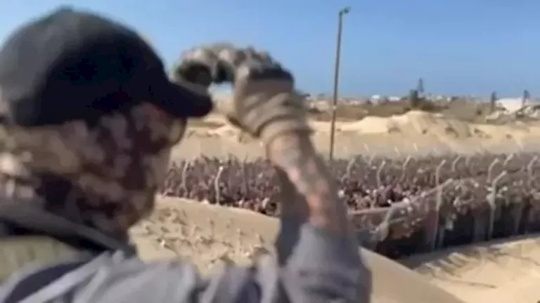 كيف أصبحت استراتيجية توزيع المساعدات الأمريكية فخاً لإسرائيل في غزة؟ كيف أصبحت استراتيجية توزيع المساعدات الأمريكية فخاً لإسرائيل في غزة؟