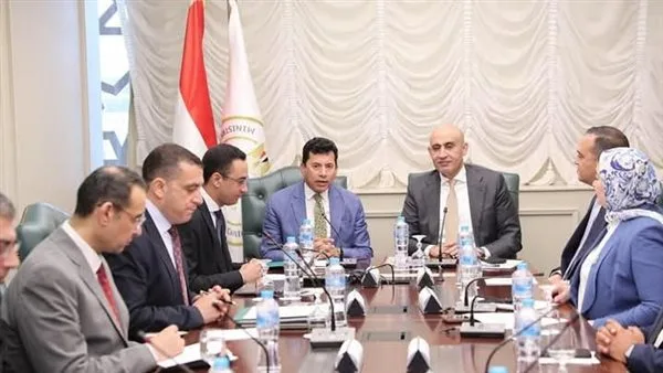 وزير التعليم يتناول مع وزير الشباب والرياضة إقامة دوري المدارس على نطاق الجمهورية وزير التعليم يتناول مع وزير الشباب والرياضة إقامة دوري المدارس على نطاق الجمهورية