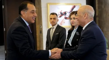 رئيس الوزراء يلتقي السفير العراقي في القاهرة لمناقشة القضايا المشتركة.