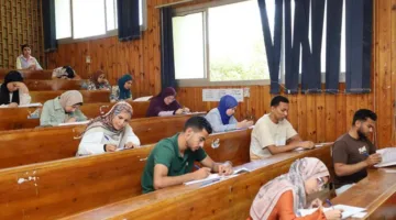 رئيس جامعة المنيا يقوم بتفقد سير امتحانات كلية الطب البيطري