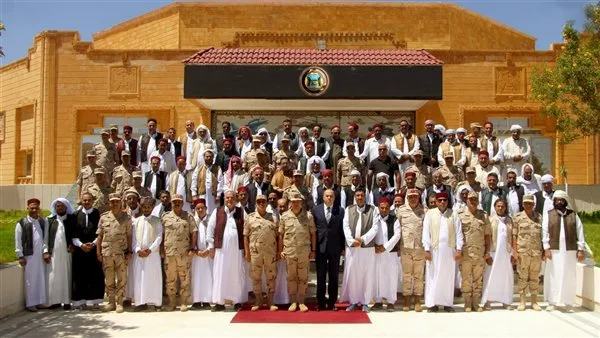 المنطقة العسكرية الغربية تعقد اجتماعًا مع شيوخ وعقلاء محافظة مطروح المنطقة العسكرية الغربية تعقد اجتماعًا مع شيوخ وعقلاء محافظة مطروح