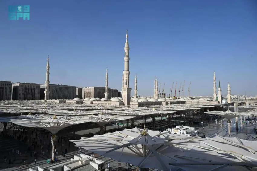 المدينة تودّع حجاج بيت الله وتستقبل الزوار في عطلة عيد الأضحى المدينة تودّع حجاج بيت الله وتستقبل الزوار في عطلة عيد الأضحى