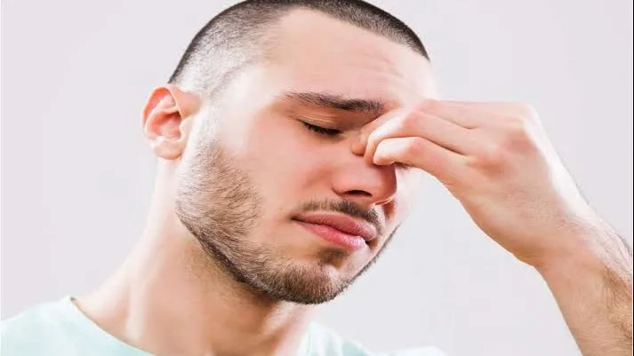 استكشف طرق علاج نزيف الأنف ومؤشرات الخطر استكشف طرق علاج نزيف الأنف ومؤشرات الخطر