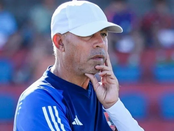 الأهلي يثني على بدر رجب ويُقدّر إسهاماته في مجال الناشئين الأهلي يثني على بدر رجب ويُقدّر إسهاماته في مجال الناشئين