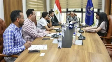 رئيس هيئة الدواء المصرية يلتقي بممثلي شركة باي لتقديم الحلول التجارية