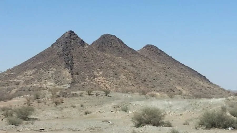 جبال ثلاثاء.. رحلة يوم واحد إلى الأماكن المقدسة جبال ثلاثاء.. رحلة يوم واحد إلى الأماكن المقدسة