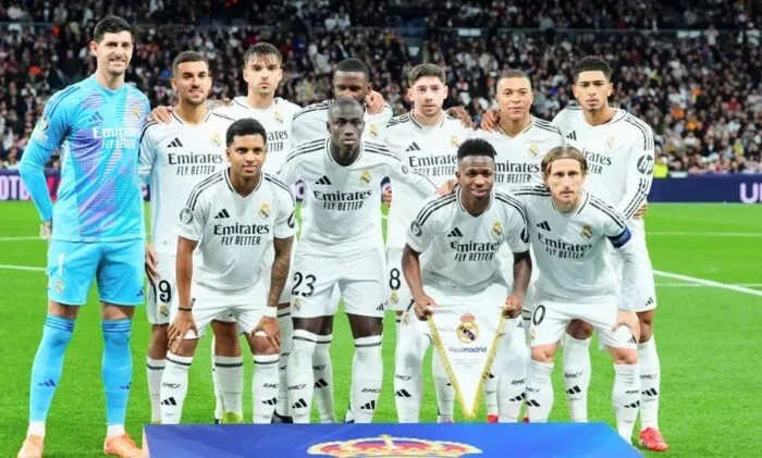 ريال مدريد يتصدر الترتيب.. القيمة السوقية للمجموعة الثامنة في بطولة كأس العالم للأندية 2025 ريال مدريد يتصدر الترتيب.. القيمة السوقية للمجموعة الثامنة في بطولة كأس العالم للأندية 2025