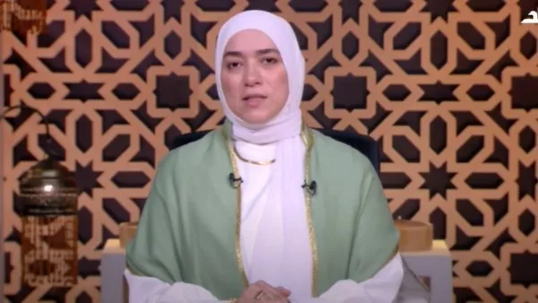 دينا أبو الخير: اختيار الأم لتربية أبنائها بعد الانفصال أو وفاة الزوج يعكس تنافسها مع النبي عند مدخل الجنة دينا أبو الخير: اختيار الأم لتربية أبنائها بعد الانفصال أو وفاة الزوج يعكس تنافسها مع النبي عند مدخل الجنة
