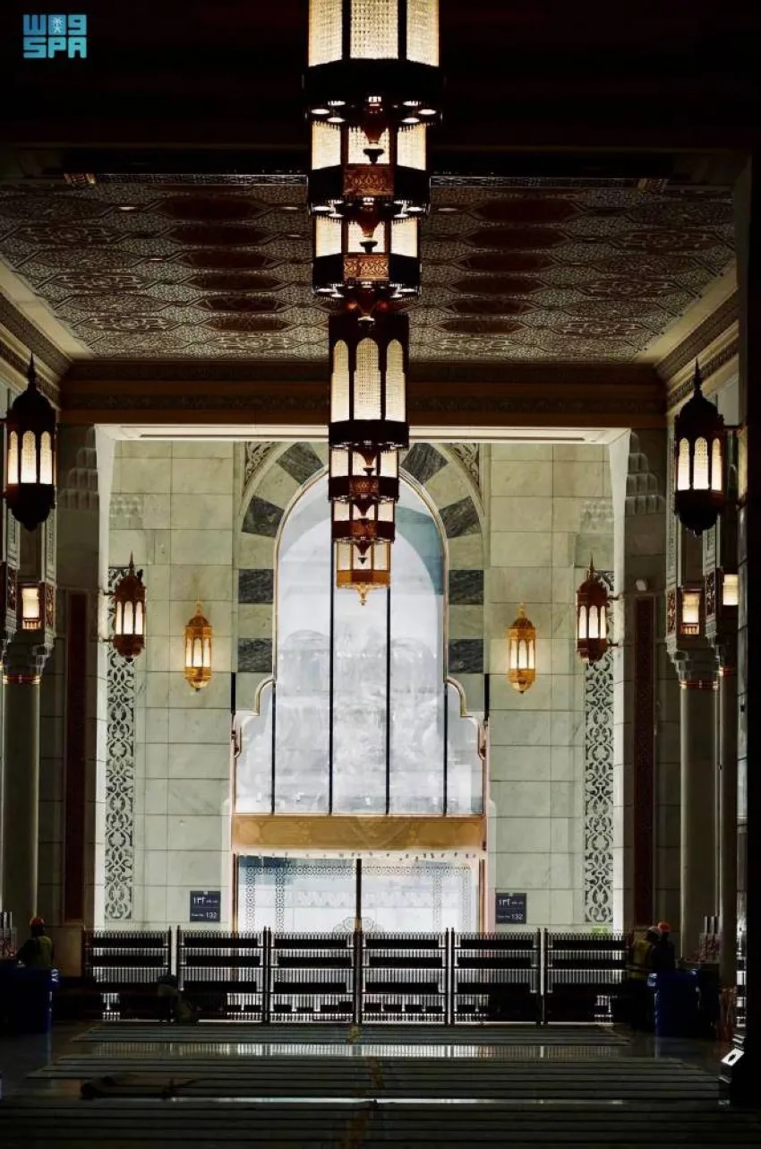 أكثر من 120 ألف وحدة إضاءة بتصميم إسلامي مميز في المسجد الحرام أكثر من 120 ألف وحدة إضاءة بتصميم إسلامي مميز في المسجد الحرام