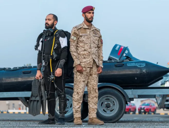 القوات البحرية تقدم الدعم والمساعدة لتأمين دخول الحجاج. القوات البحرية تقدم الدعم والمساعدة لتأمين دخول الحجاج.