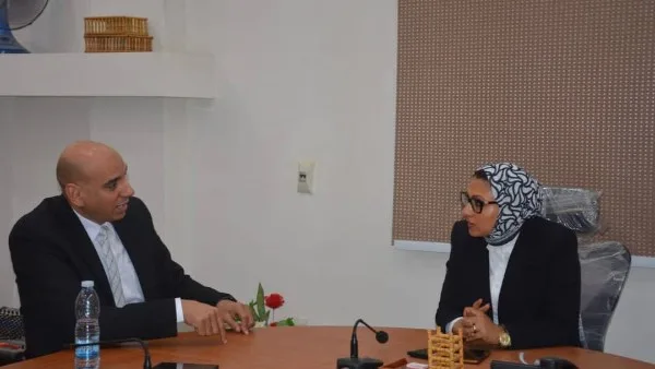 نائب محافظ الوادي الجديد تناقش تطوير تطبيق رقمي للخدمات الحكومية العامة نائب محافظ الوادي الجديد تناقش تطوير تطبيق رقمي للخدمات الحكومية العامة