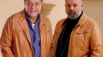 «سندي وضهري وأماني».. محمد محمود عبد العزيز يخلد ذكرى ميلاد والده