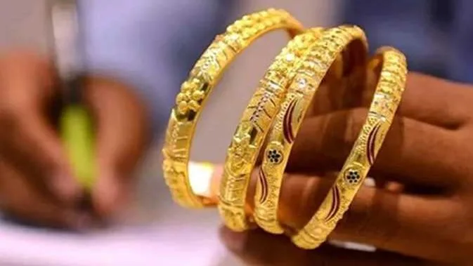 سعر الذهب مساء اليوم الثلاثاء 3 يونيو 2025 يسجل ارتفاعًا قدره 105 جنيهات.. عيار 21 مع إضافة المصنعية. سعر الذهب مساء اليوم الثلاثاء 3 يونيو 2025 يسجل ارتفاعًا قدره 105 جنيهات.. عيار 21 مع إضافة المصنعية.