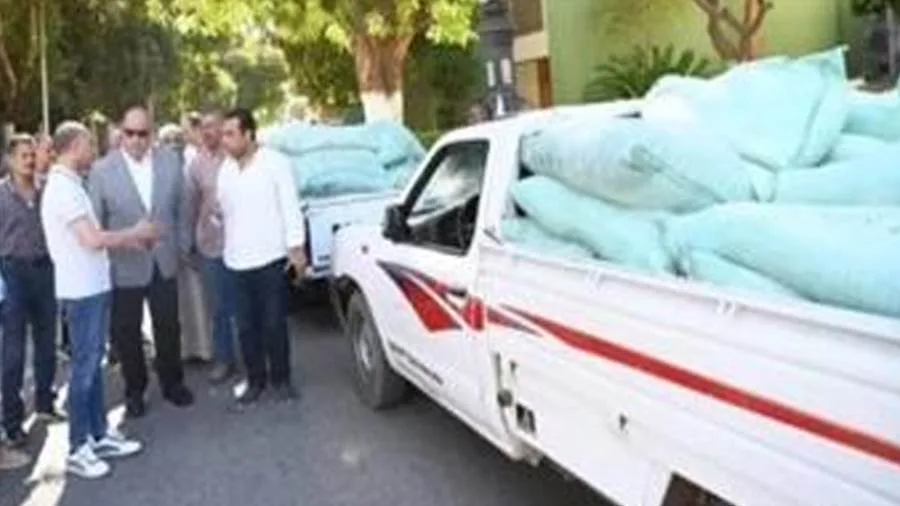 قوات تموين قنا تكتشف محاولتين لتهريب مواد غذائية. قوات تموين قنا تكتشف محاولتين لتهريب مواد غذائية.